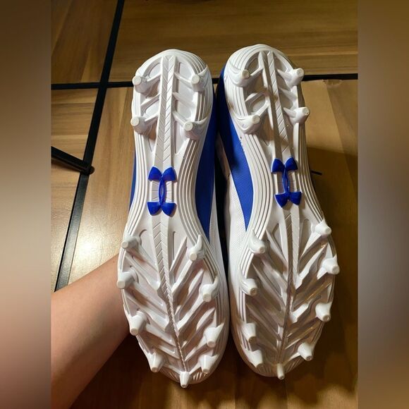 Brand new‎ size 16 under armor cleats - Picture 3 of 5